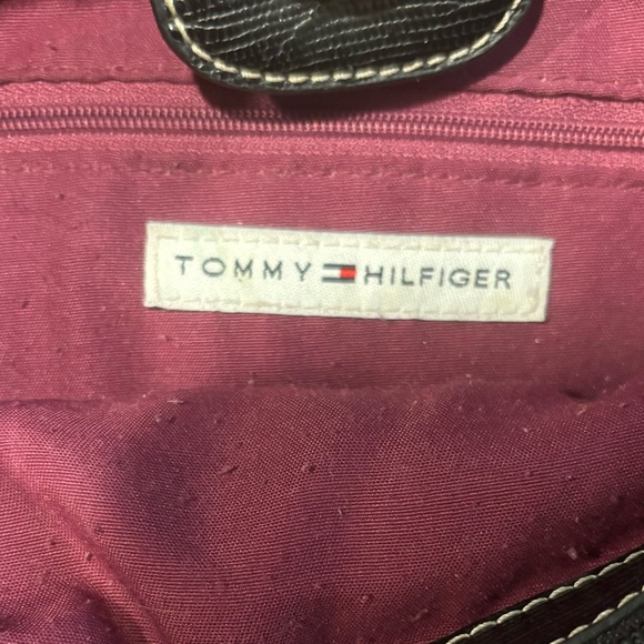 Tommy Hilfiger Black Zebra Stripe Purse - Picture 4 of 7